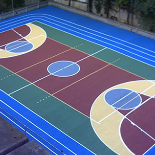 Pisos y recumbrimientos para instalaciones deportivas
